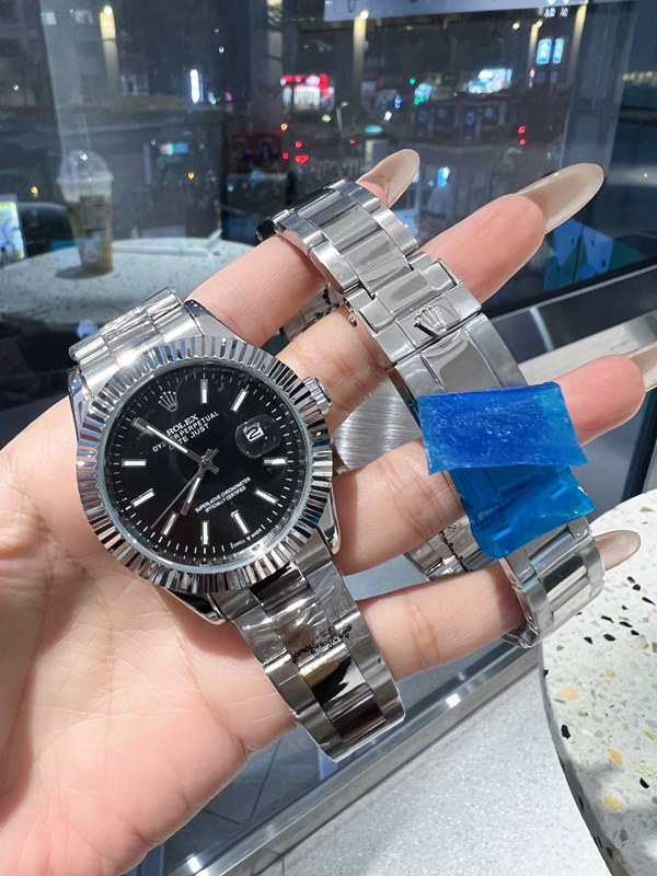 ブランド時計背面デザイン